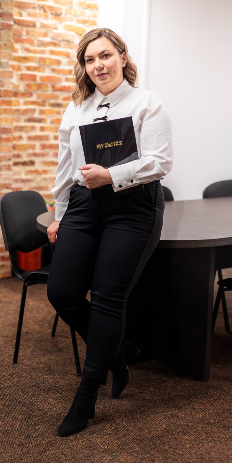 Notar public Raluca Ilea din Zalău, imagine reprezentativă.